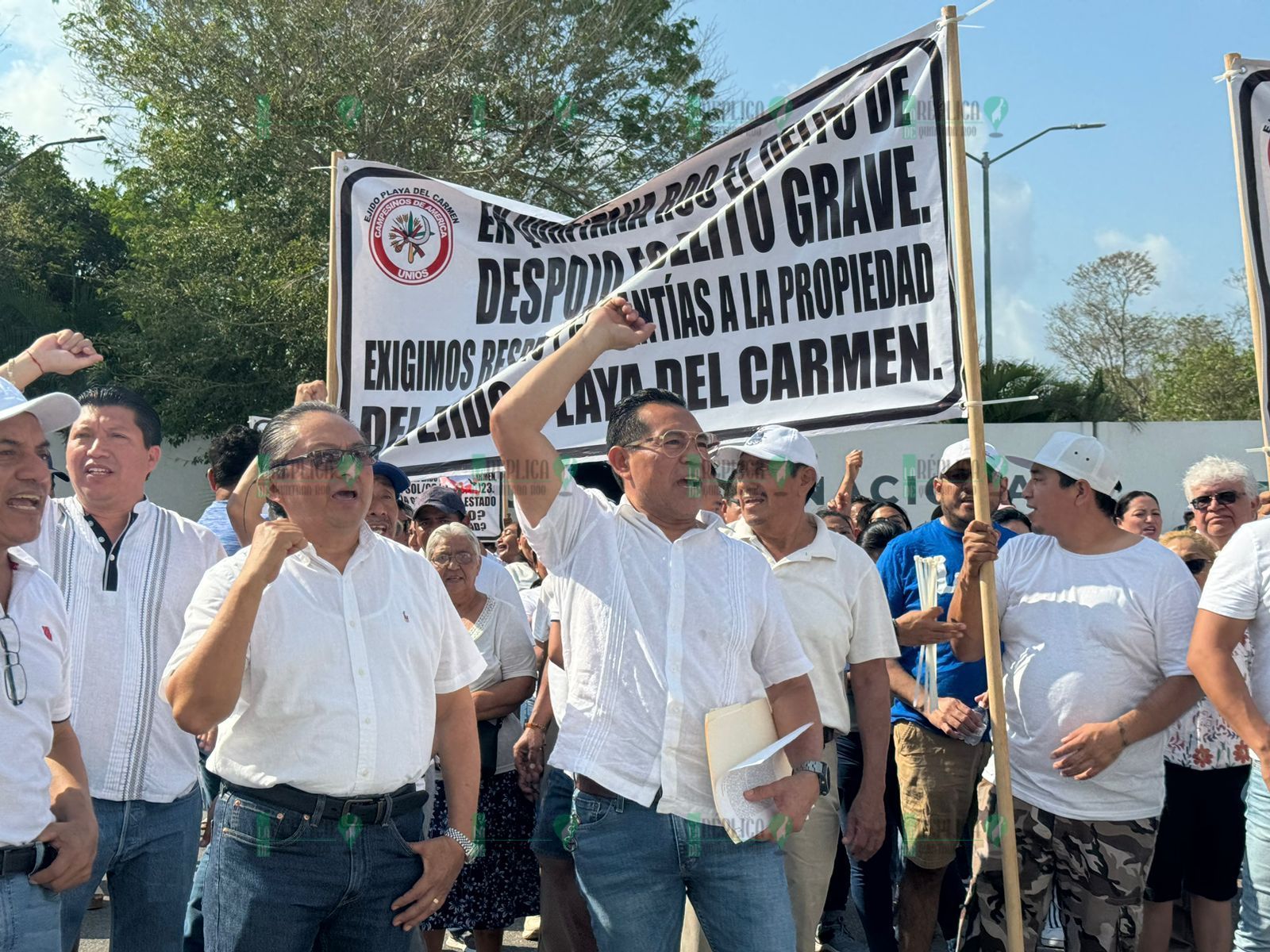 Protestan ejidatarios ante la Fiscalía, para exigir fin a invasiones en Playa del Carmen