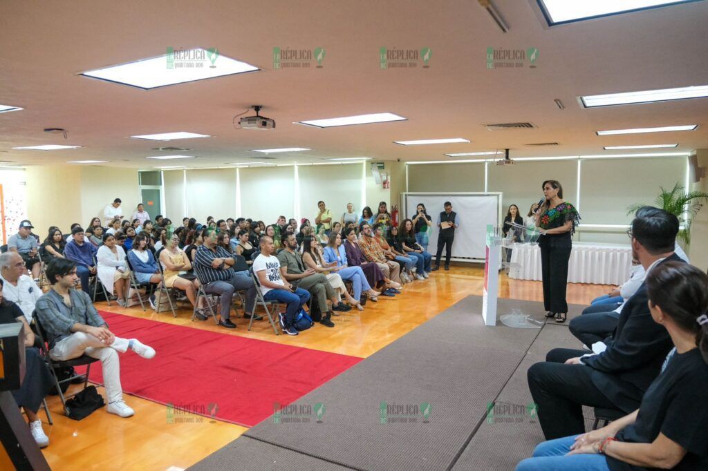 Inauguran el 10º Congreso Internacional de Diseño, un espacio que reúne a los futuros líderes de Cancún, en el 54 Aniversario de la ciudad