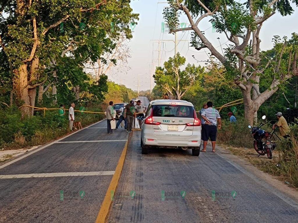 Bloquean ejidatarios carretera 184 en Felipe Carrillo Puerto; exigen indemnización por obras del Tren Maya