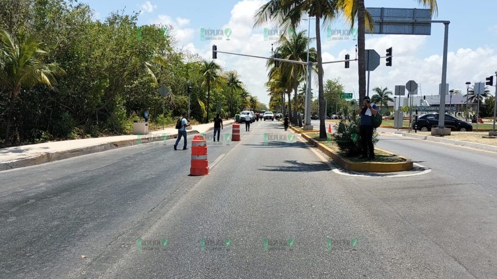 Liberan ‘Madres Buscadoras’ un carril del bulevar Kukulkán; mantienen protesta