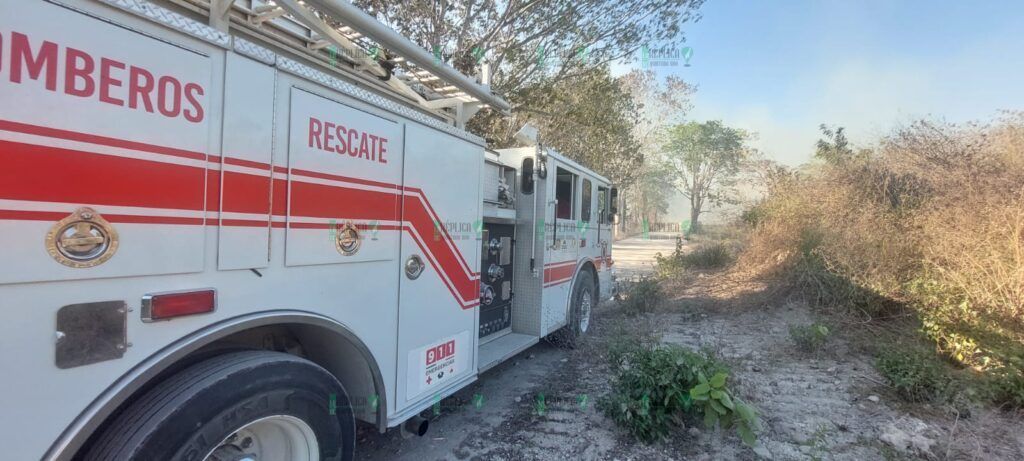 COEPROC y el Cuerpo de Bomberos de Othón P. Blanco atienden incendios en diversos puntos del municipio