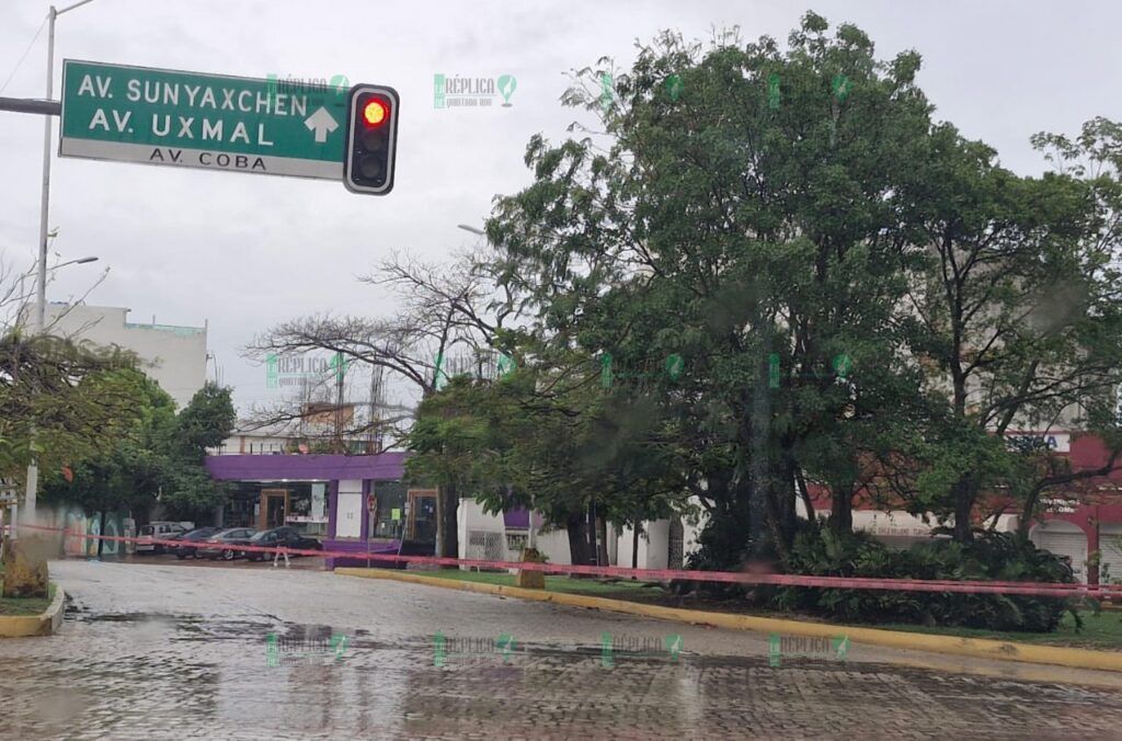 Reportan escuelas de nivel básico de Cancún ausentismo de hasta el 90% por lluvias
