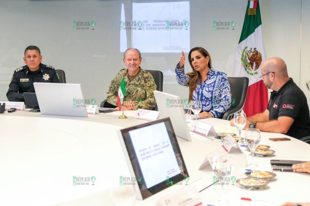 Revisa Mara Lezama con Secretario de Marina, Rafael Ojeda “Estrategia implementada contra el sargazo en Quintana Roo”