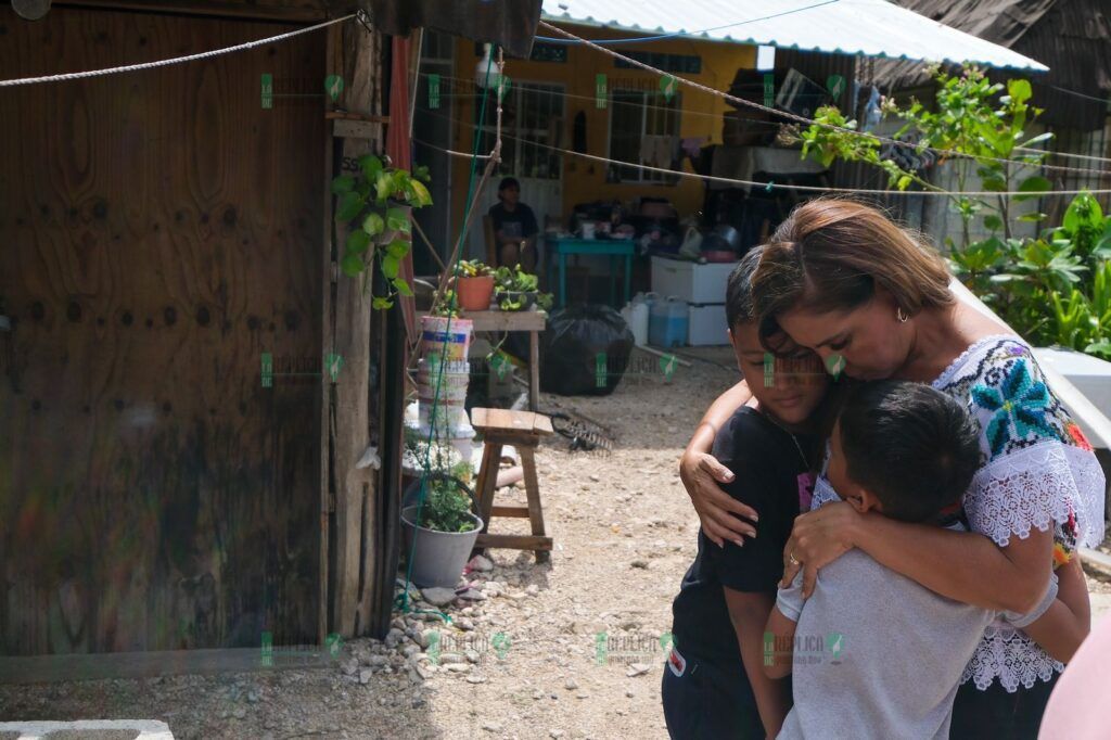 En zonas vulnerables de Tulum, Mara Lezama entrega apoyo alimentario para el bienestar de las familias