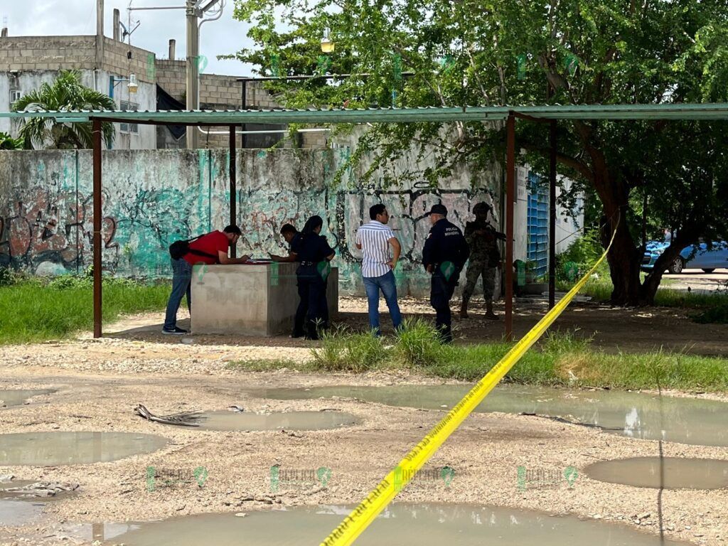 Encuentran un cuerpo ensabanado en el parque 'Candelario Lira' de Cancún