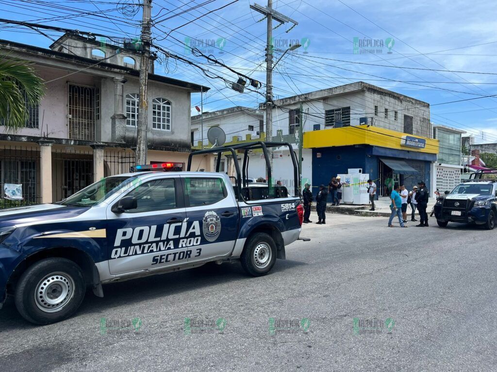 Sicarios balean a taxista y su hijo, cerca del Mercado 28 de Cancún