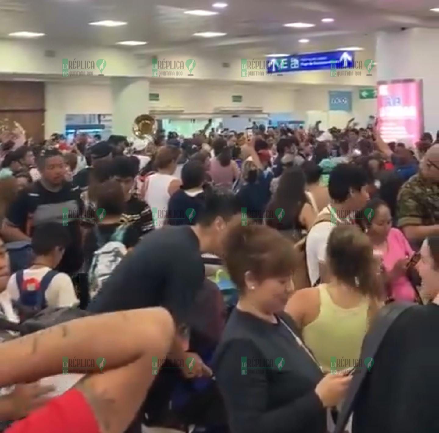 Comienza a normalizarse operación en el Aeropuerto Internacional de Cancún, tras caída de Microsoft
