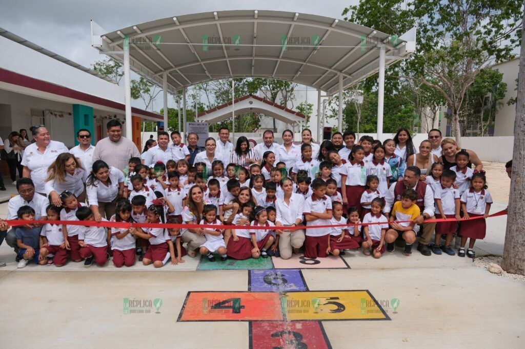 Inaugura Mara Lezama Arco Techo en preescolar “Hermenegildo Galeana” en Paraíso Maya