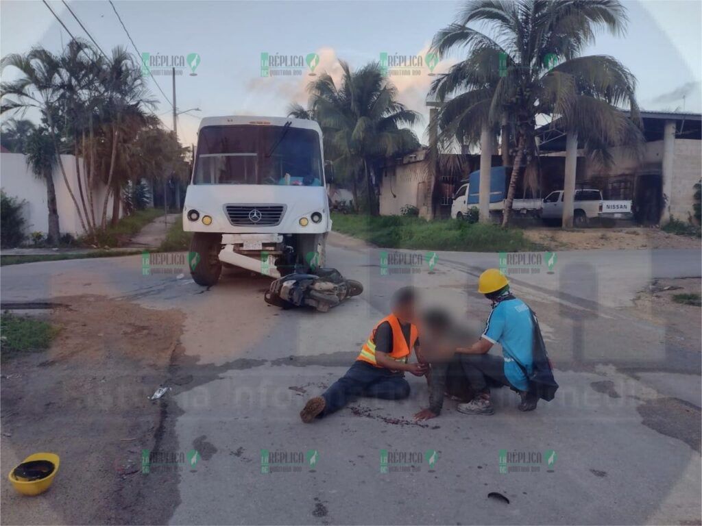 Conductor de autobús del Tren Maya se vuela el alto y embiste a motociclista en Felipe Carrillo Puerto