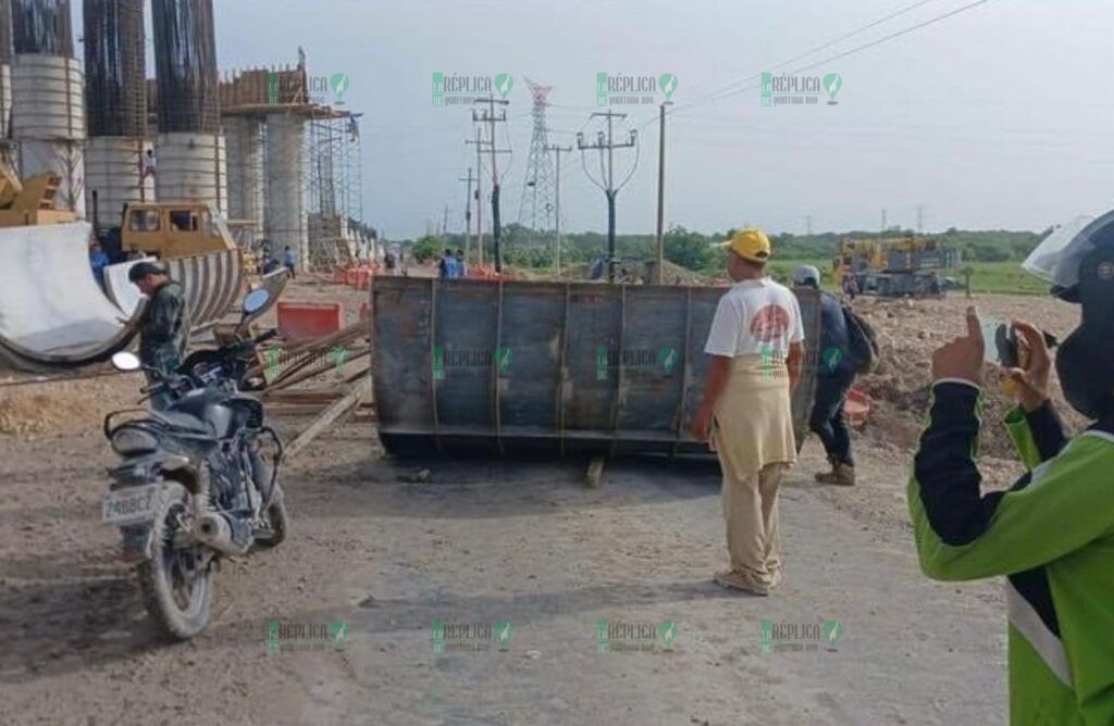 Bloquean transportistas acceso a Chetumal por falta de pago de Sedena por obras del Tren Maya