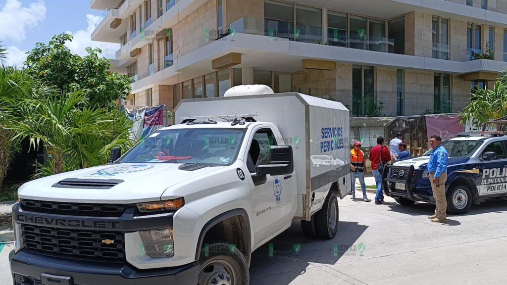 Muere trabajador tras caer de un quinto piso en Puerto Cancún