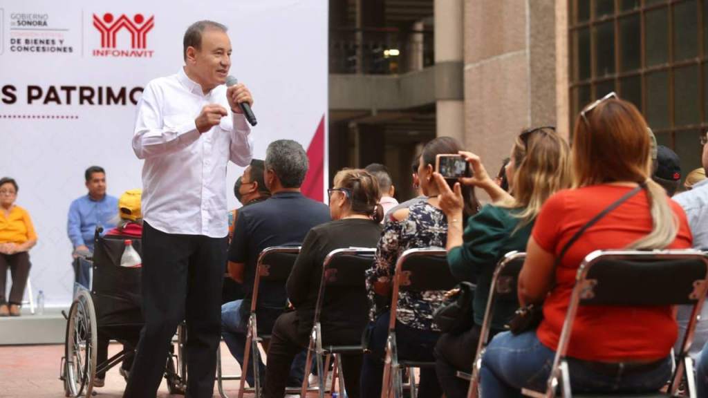 Para garantizar el derecho los sonorenses de acceder a una vivienda digna, Alfonso Durazo sostuvo una reunión con directivos de la Canadevi