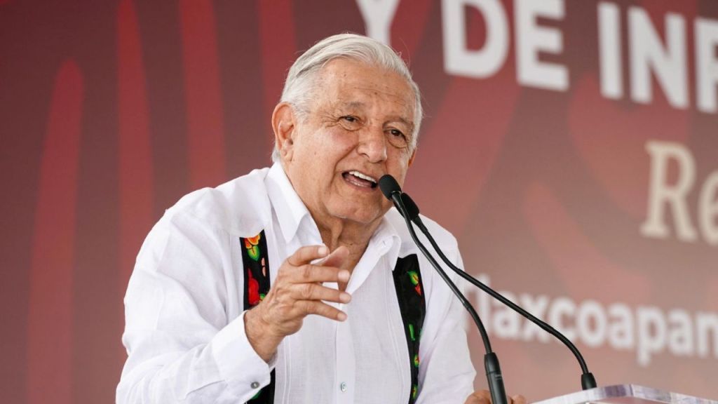 El dinero es la perdición, indica AMLO