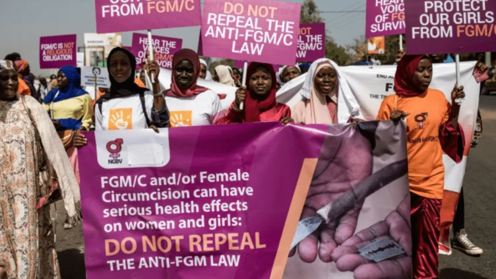 Gambia rechaza un proyecto de ley que pretende despenalizar la mutilación genital femenina