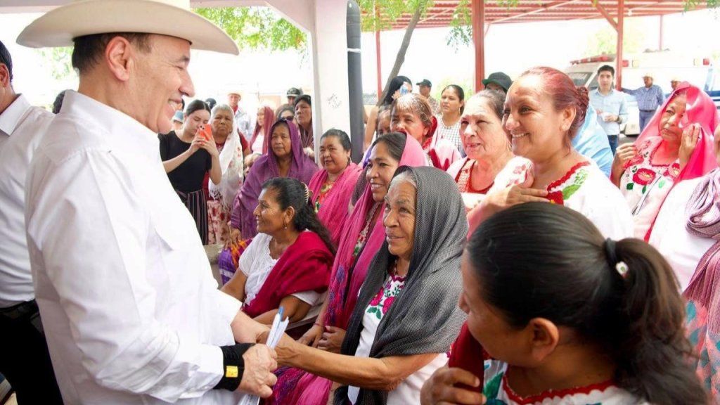 Alfonso Durazo sostuvo una reunión con habitantes de la comunidad para dar seguimiento al Plan de Justicia para el Pueblo Yaqui.