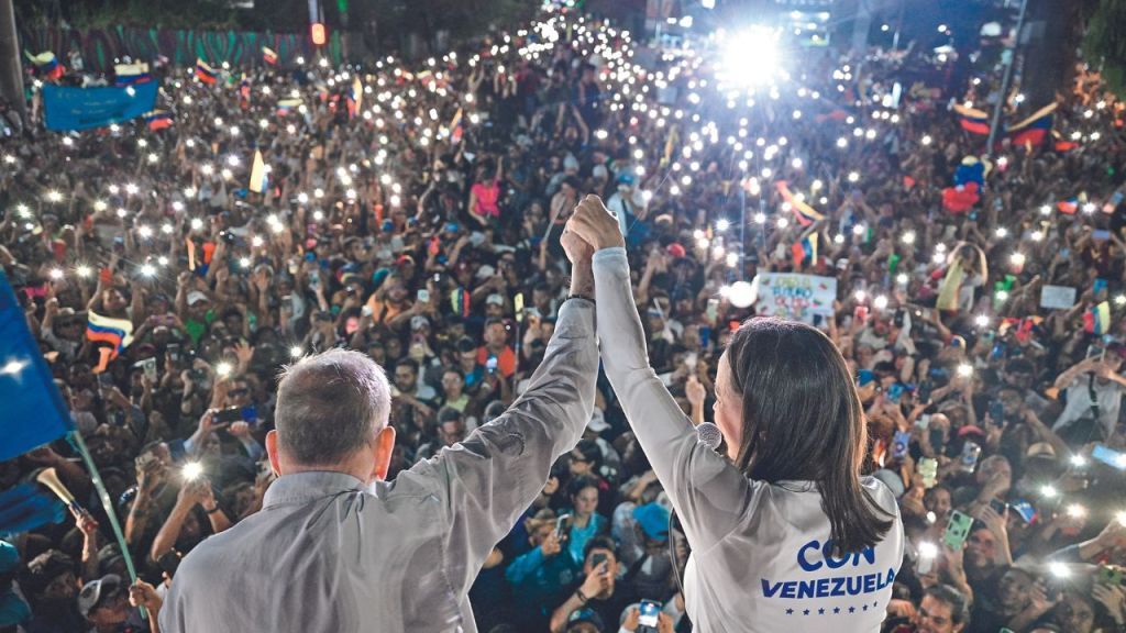 Histórico. Alta participación ciudadana y proyecciones de victoria opositora marcan la jornada electoral.