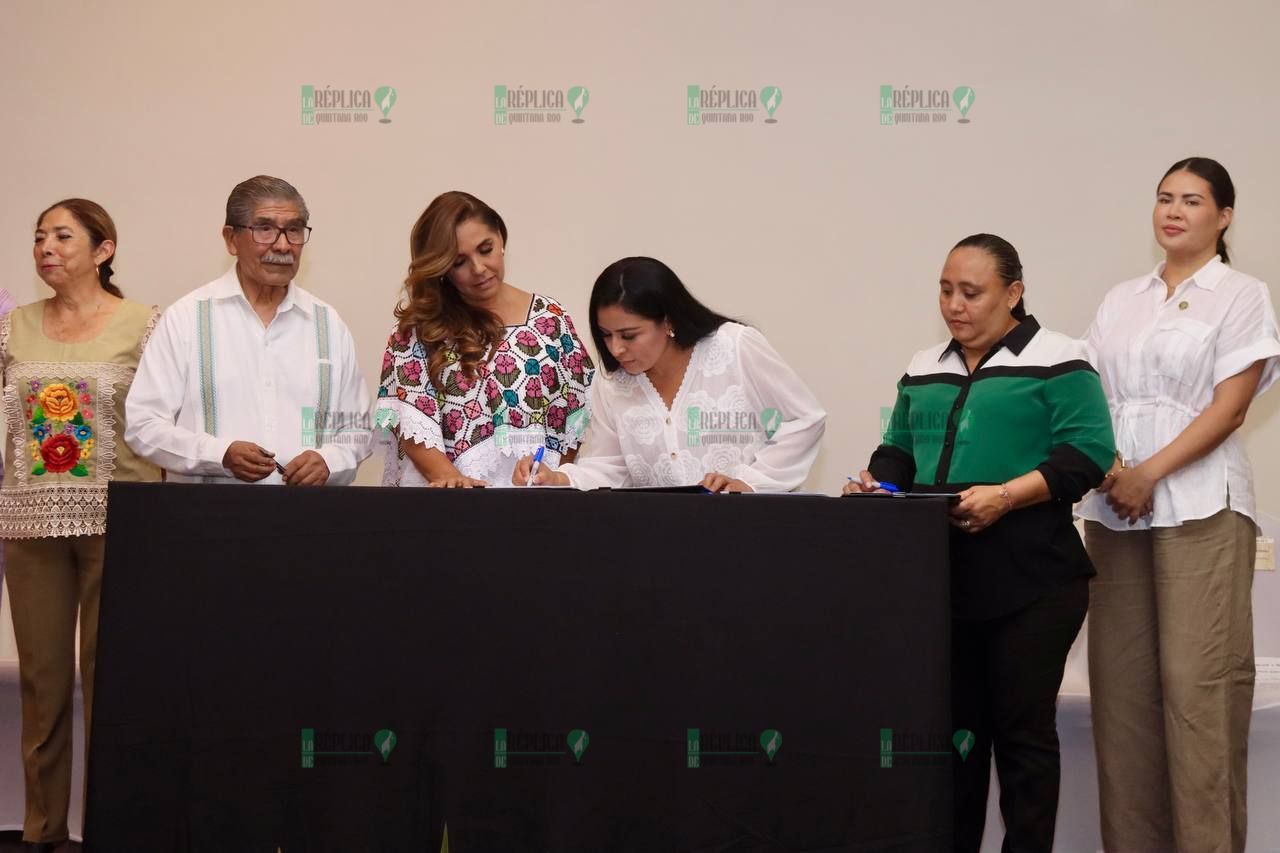 Firma Blanca Merari el acuerdo del nuevo agrarismo en Quintana Roo