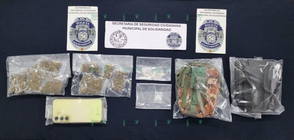 Detienen a dos mujeres con varios envoltorios de marihuana