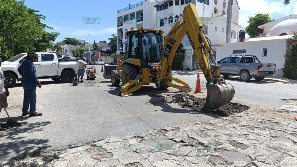 Emprende gobierno de Puerto Morelos intensas labores de bacheo en zonas críticas