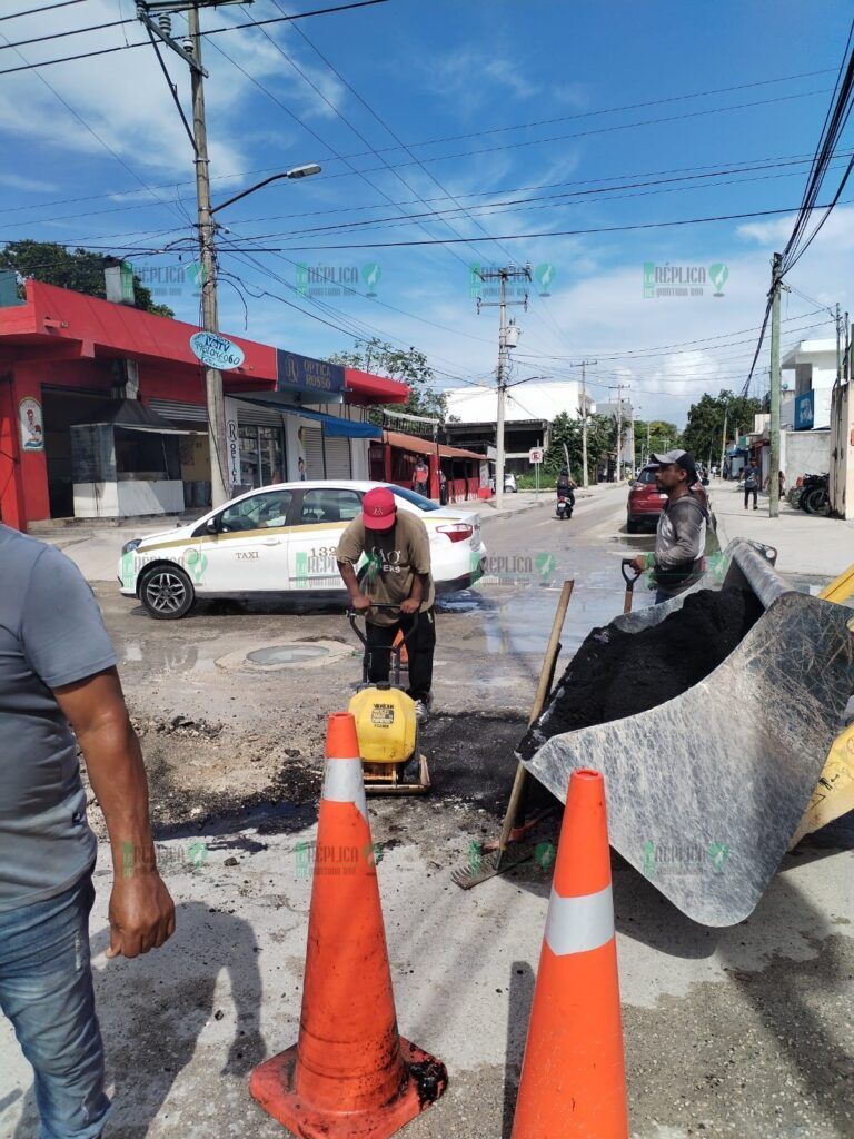 Emprende gobierno de Puerto Morelos intensas labores de bacheo en zonas críticas