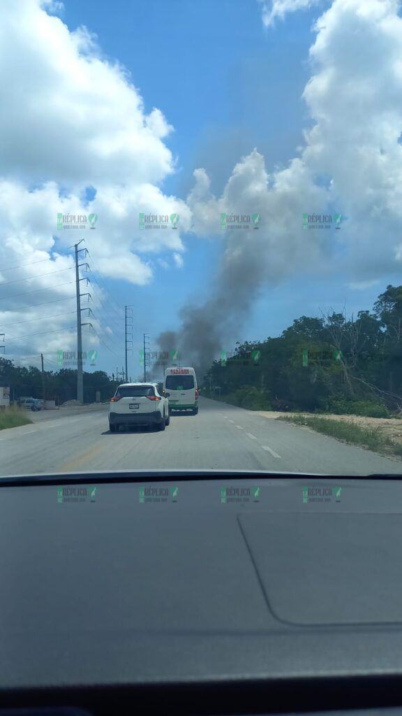 Bloquean pobladores de Tulum carretera 307, tras operativo de desalojo