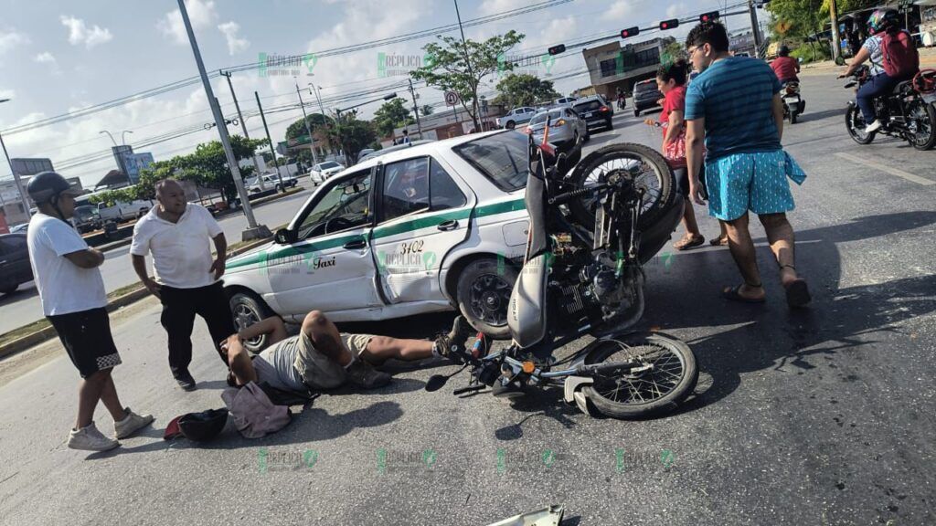 Deja cuatro lesionados aparatoso choque de dos autos en el Arco Vial de Cancún