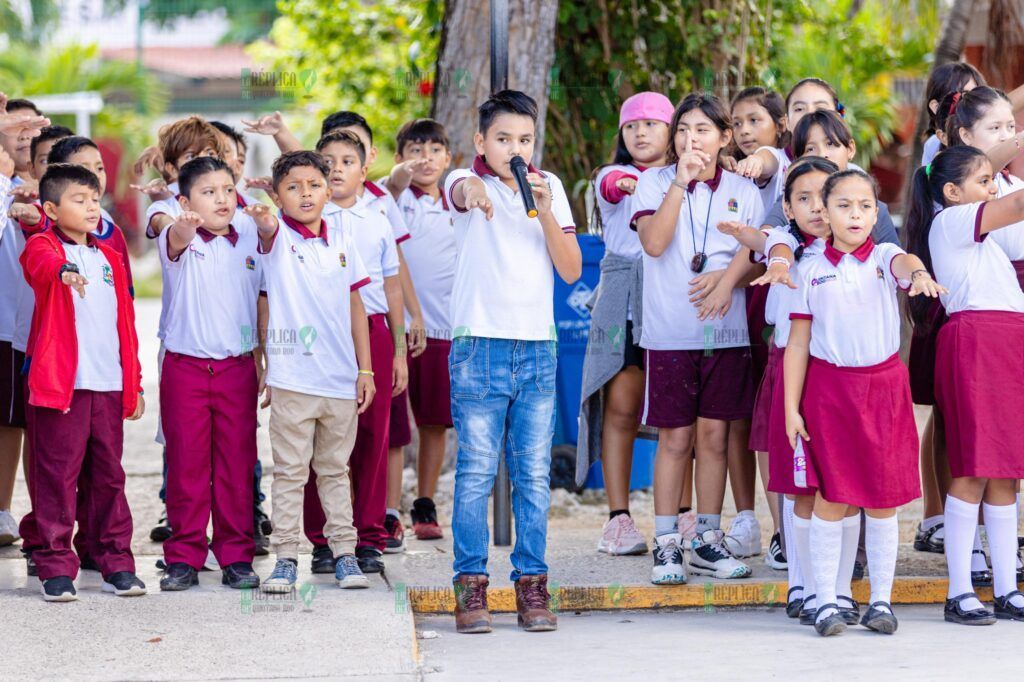 Diego Castañón encabeza inicio de ciclo escolar 2024-2025 en Tulum