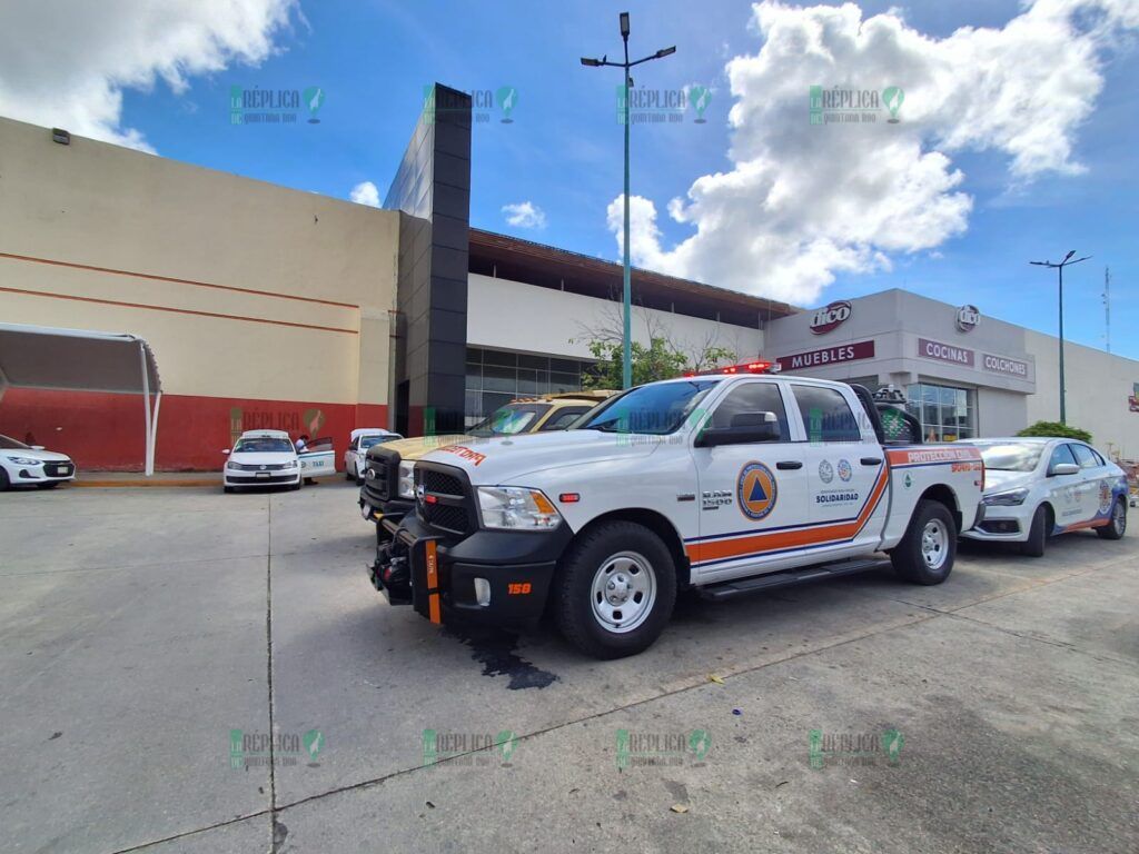 Desalojan Chedraui por un 'flamazo' en el área de la panadería, en Playa del Carmen