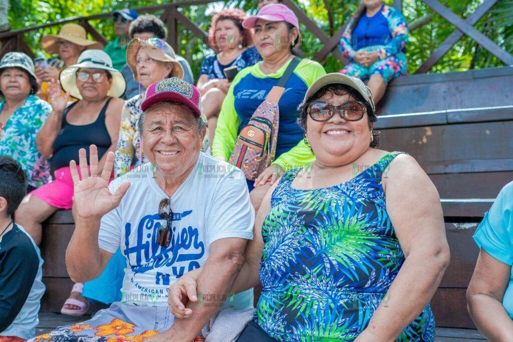 La Fundación de Parques y Museos celebra el Día de las Personas Adultas Mayores con paseo en el Parque Natural Chankanaab