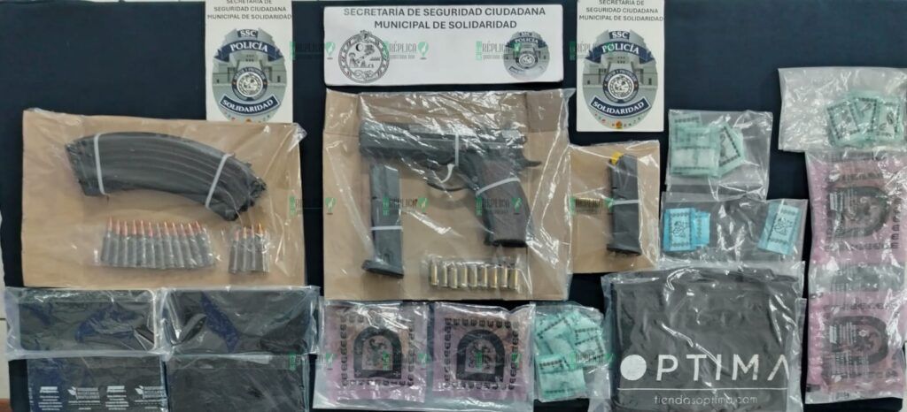 Detienen a tres con más de 60 envoltorios y un arma de fuego