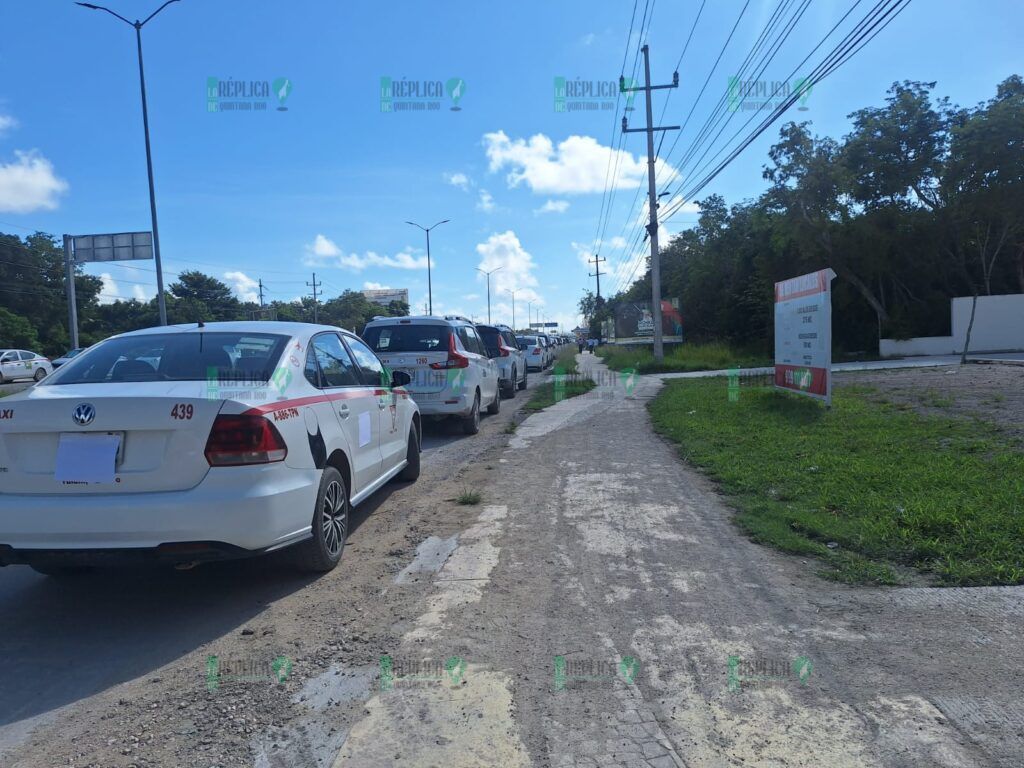 Protestan más de 300 taxistas en Tulum para exigir la liberación de su líder sindical, acusado de homicidio