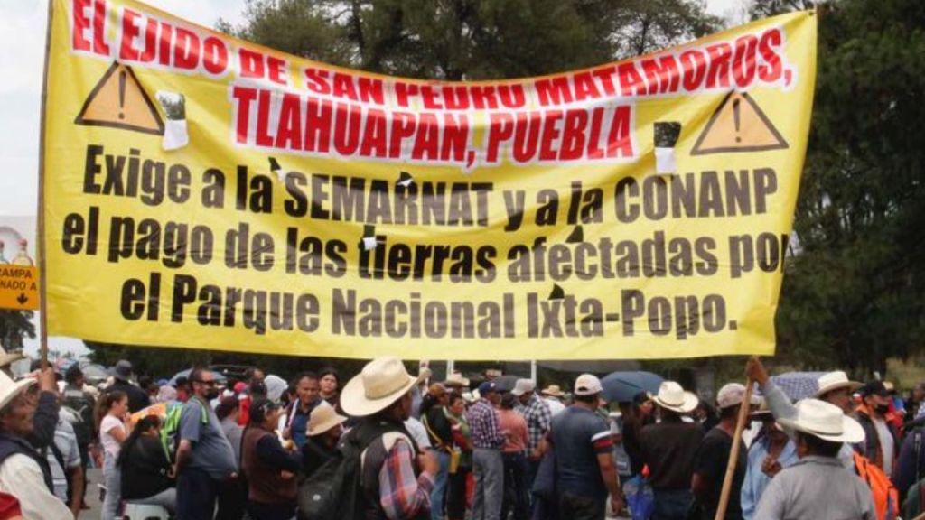 Sigue bloqueada la México-Puebla, tras manifestación de ejidatarios de Santa Rita Tlahuapan