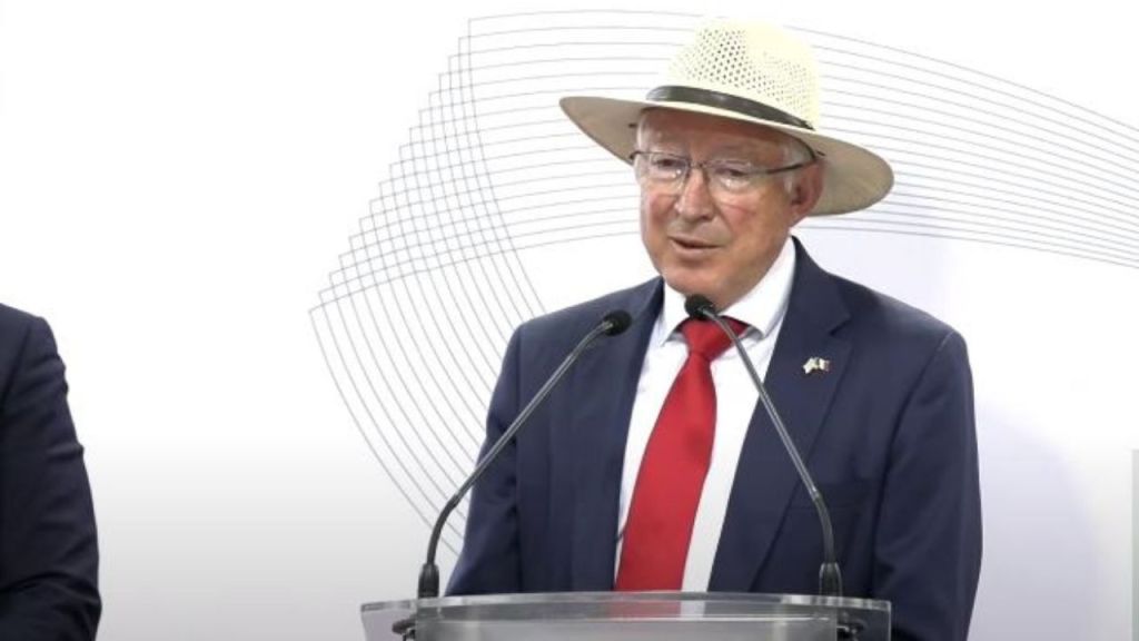 Ken Salazar - nueva embajada de EU