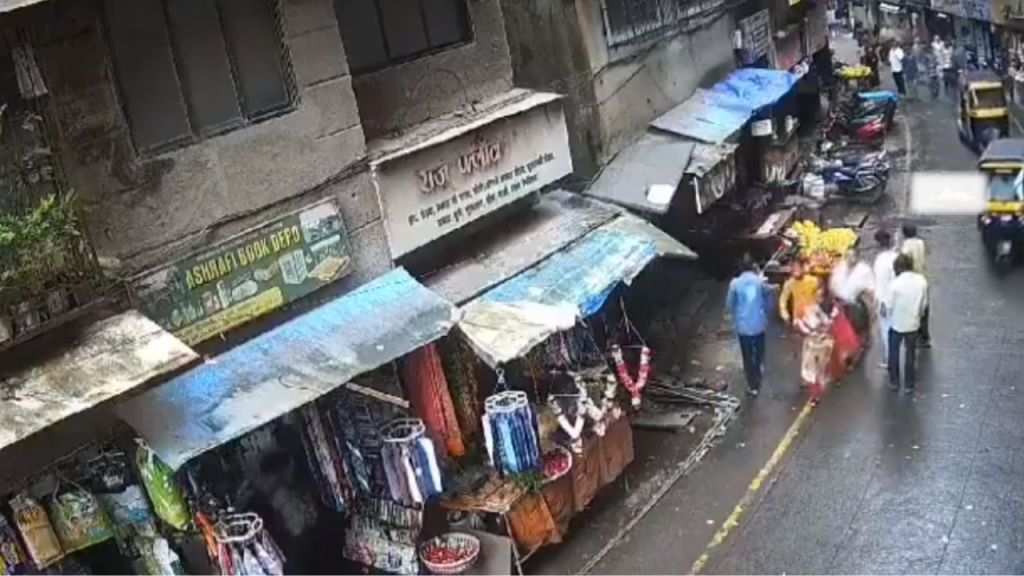 Perro cayó de 5 pisos de un edificio y quedó encima de la niña