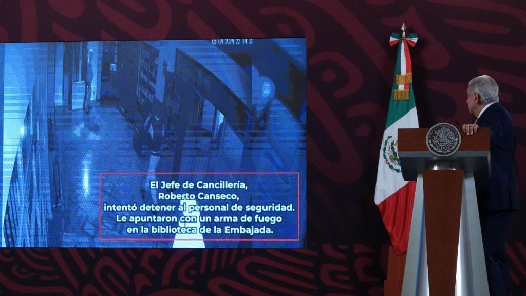 Complot. El gobierno de México se quejó ante instancias internacionales ante la irrupción de su embajada en Ecuador.