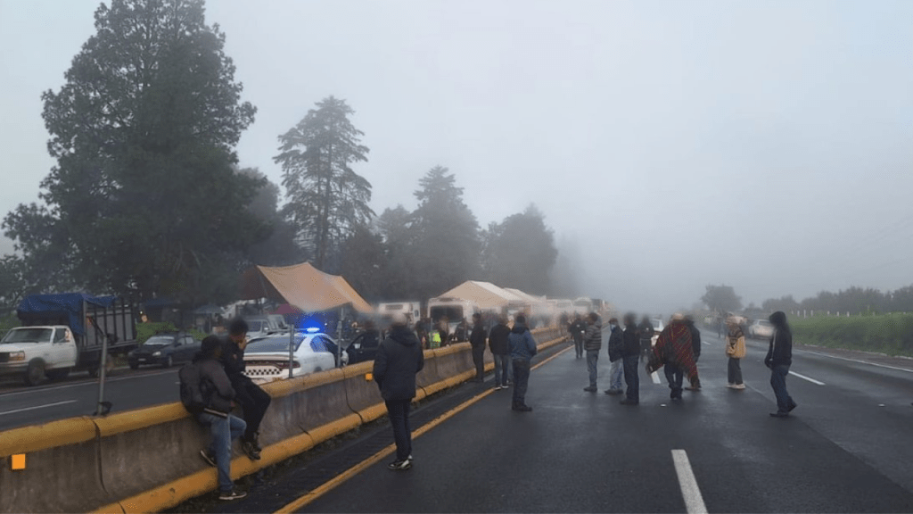 bloqueo en la autopista México-Puebla