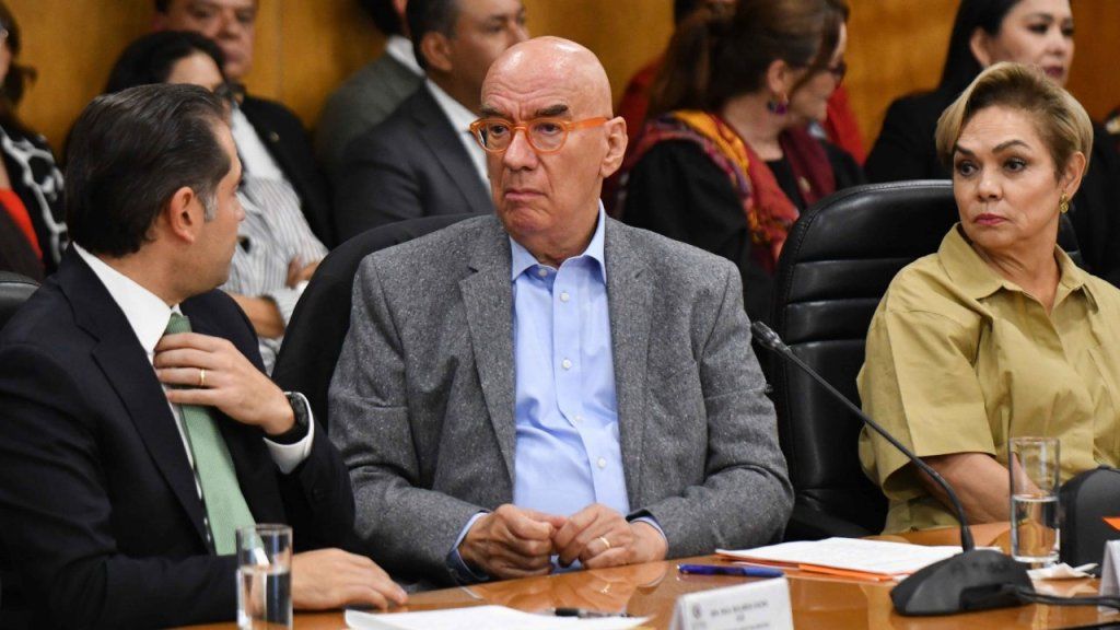 El anteproyecto de dictamen de asignación de senadurías por vía plurinominal propone dejar fuera a Dante Delgado.