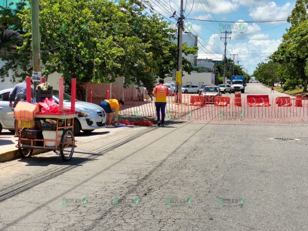 Colectivo “Madres Buscadoras” cierra avenida Nichupté