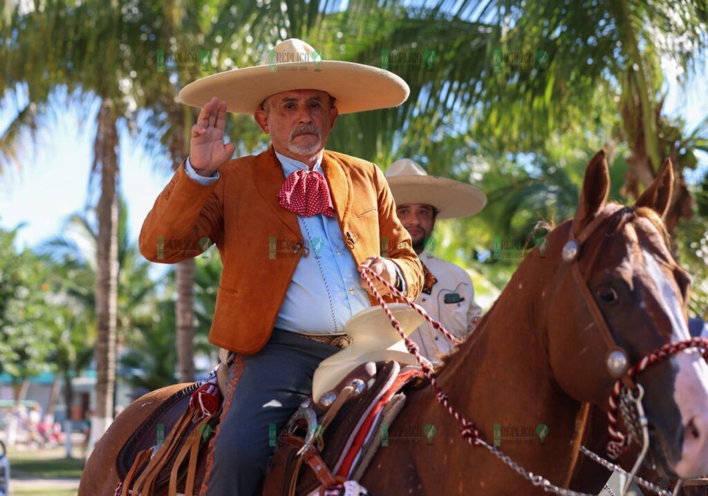 Desfilan en Puerto Morelos y Leona Vicario para conmemorar la independencia de México