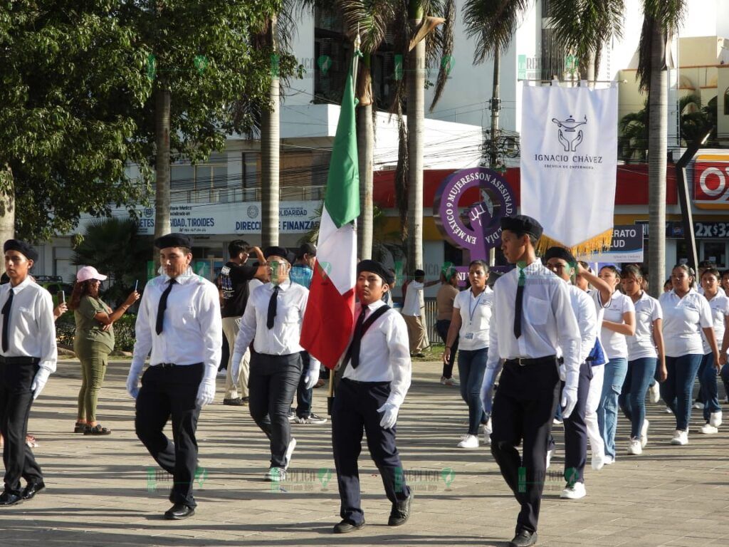 Conmemoran con desfile cívico-militar, 214 Aniversario de la Independencia de México