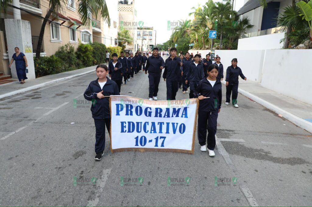 Conmemoran con desfile cívico-militar, 214 Aniversario de la Independencia de México