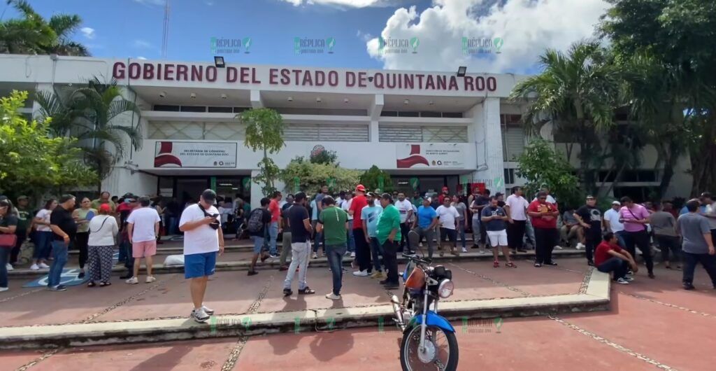 Protestan taxistas en Cancún; reclaman que ley favorece a Uber