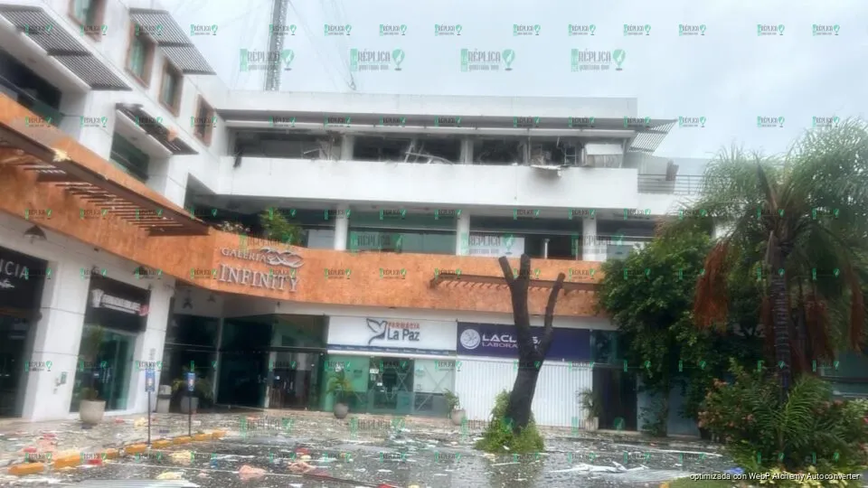 Deja cuantiosos daños materiales explosión en la Plaza Infinity de Cancún