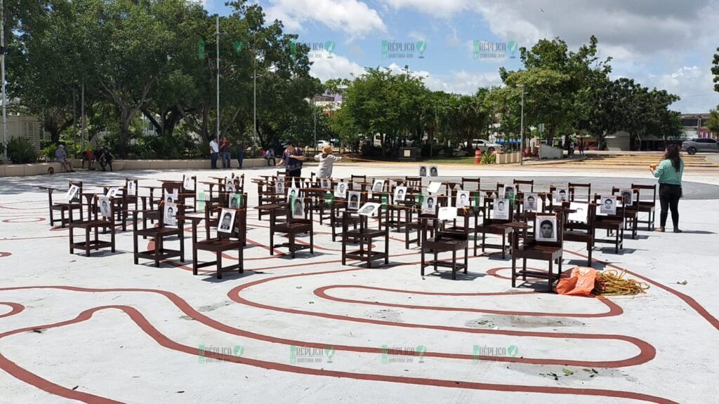 Protestan en Cancún, a 10 años del crimen de Ayotzinapa