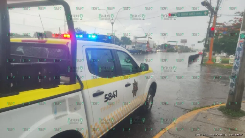 Sin funcionar, semáforos de ocho cruceros en Cancún tras paso de “Helene”