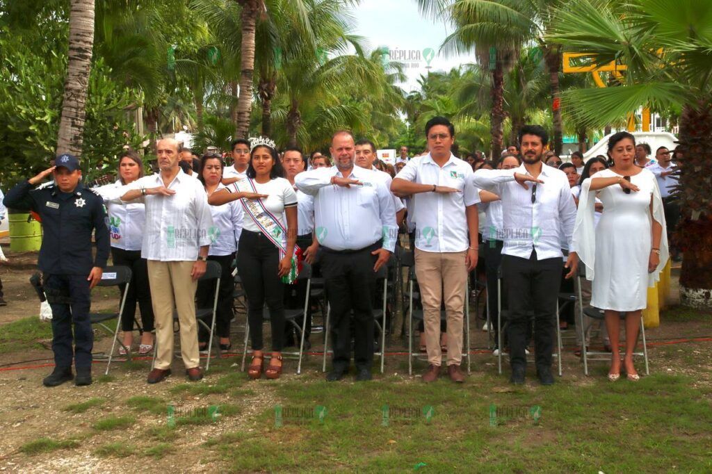 Conmemoran autoridades de Puerto Morelos el 203 Aniversario De La Consumación De La Independencia De México