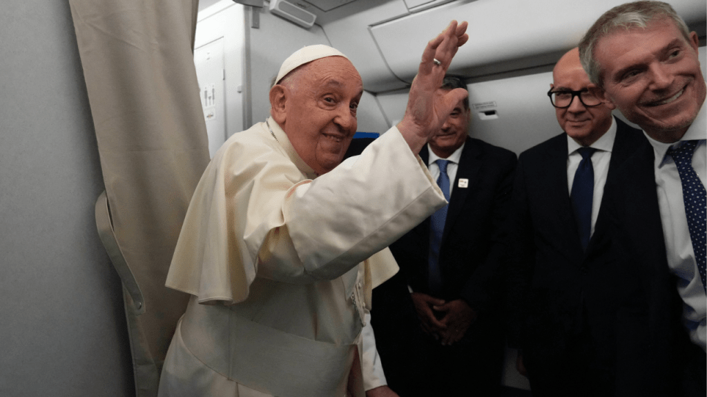 Papa Francisco inicia gira por Asia con enfoque interreligioso y medioambiental