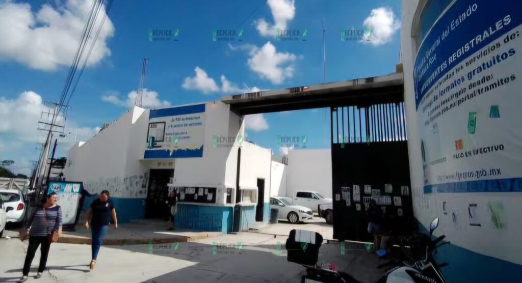 Supuestos comunicadores y policía, implicados en robo de vehículos en Cancún