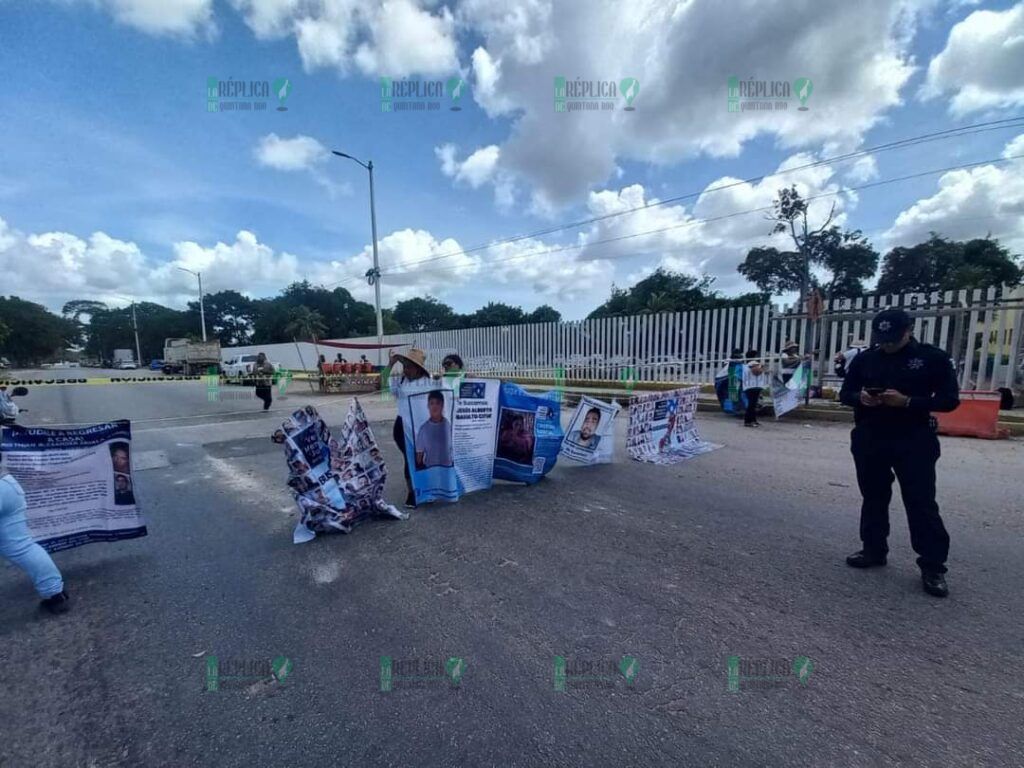 Bloquean entrada a Chetumal para exigir a FGE resultados por casos de desaparecidos