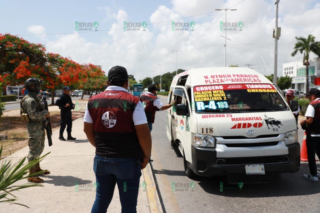 IMOVEQROO cancelará licencia de conducir a chofer de combi que arrolló a motociclistas en Cancún